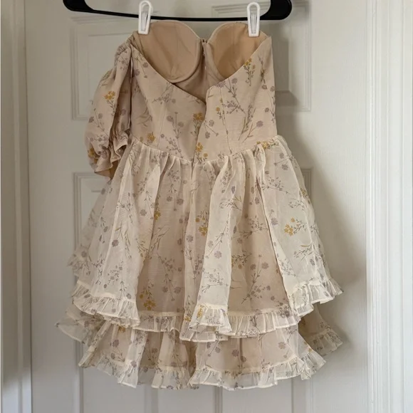 Charming Floral Puff Sleeve Mini Dress The Lattest of Them All - Picture 3 of 3